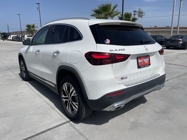 2025 Mercedes Benz GLA 250 photo 3