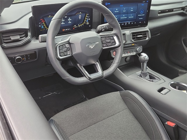 2025 Ford Mustang EcoBoost photo 7
