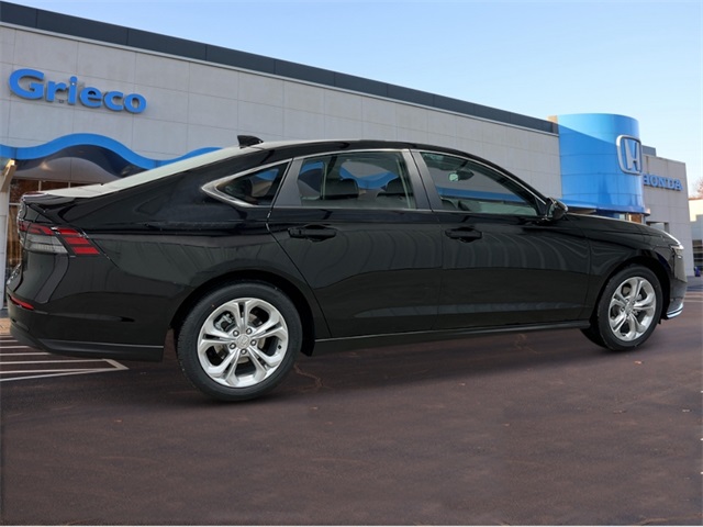 2025 Honda Accord LX photo 6