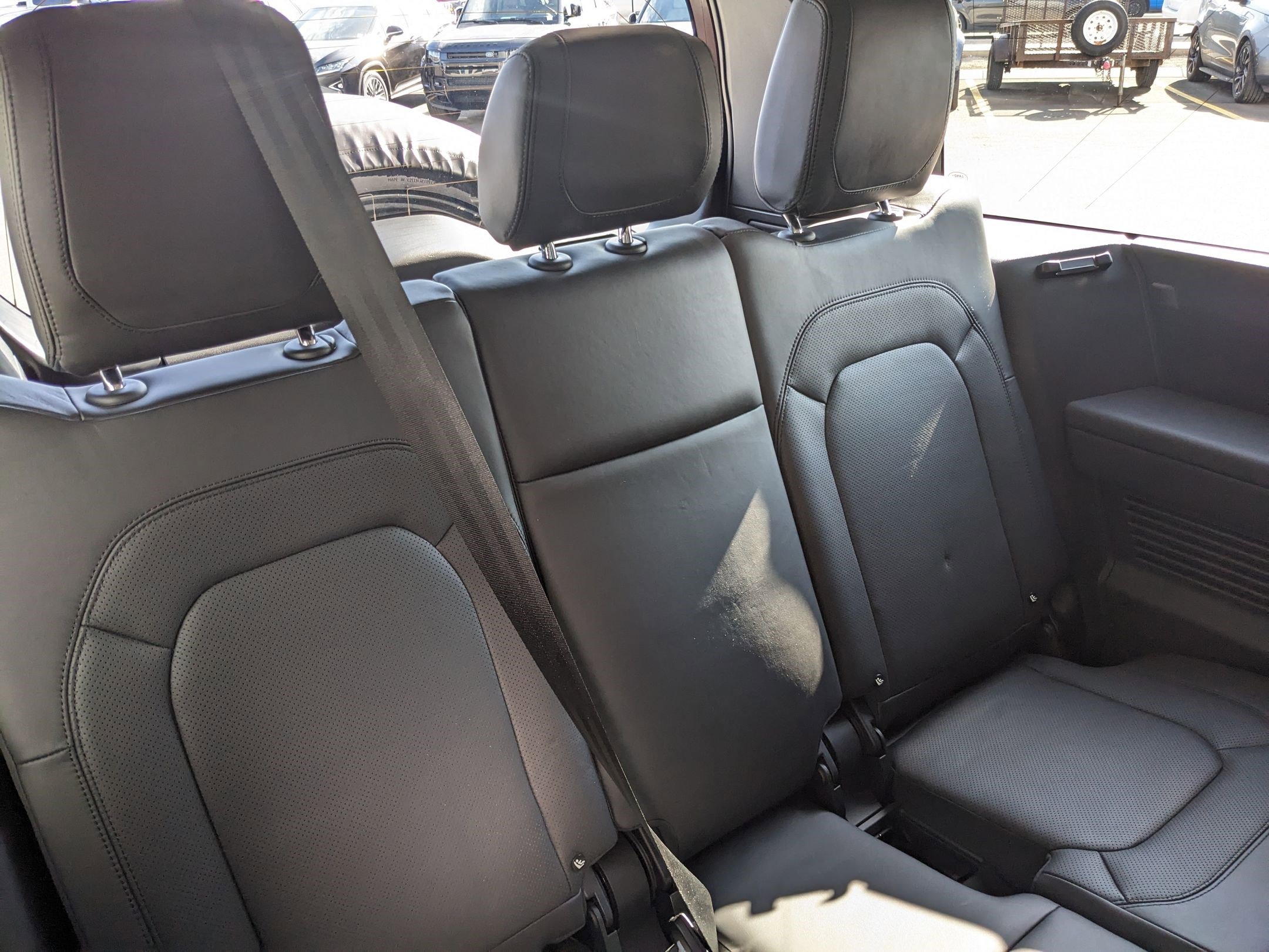 2023 Land Rover Defender 130 First Edition photo 28