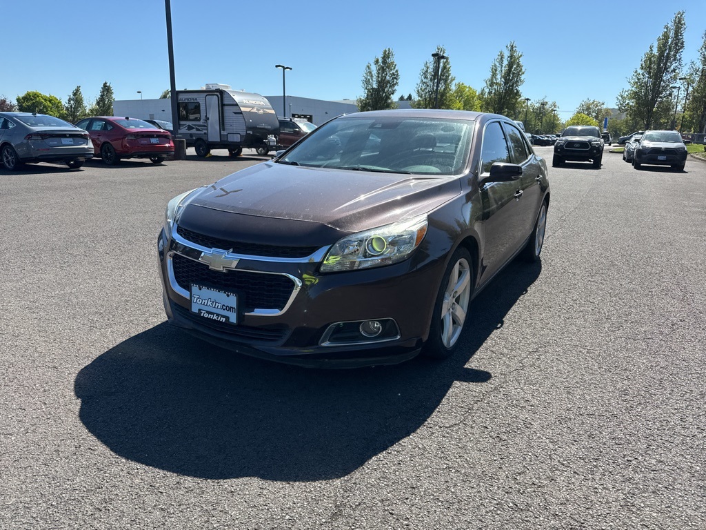 2015 Chevrolet Malibu LTZ photo 2