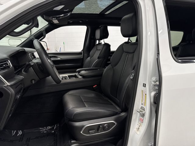 2024 Jeep Wagoneer Series II photo 3