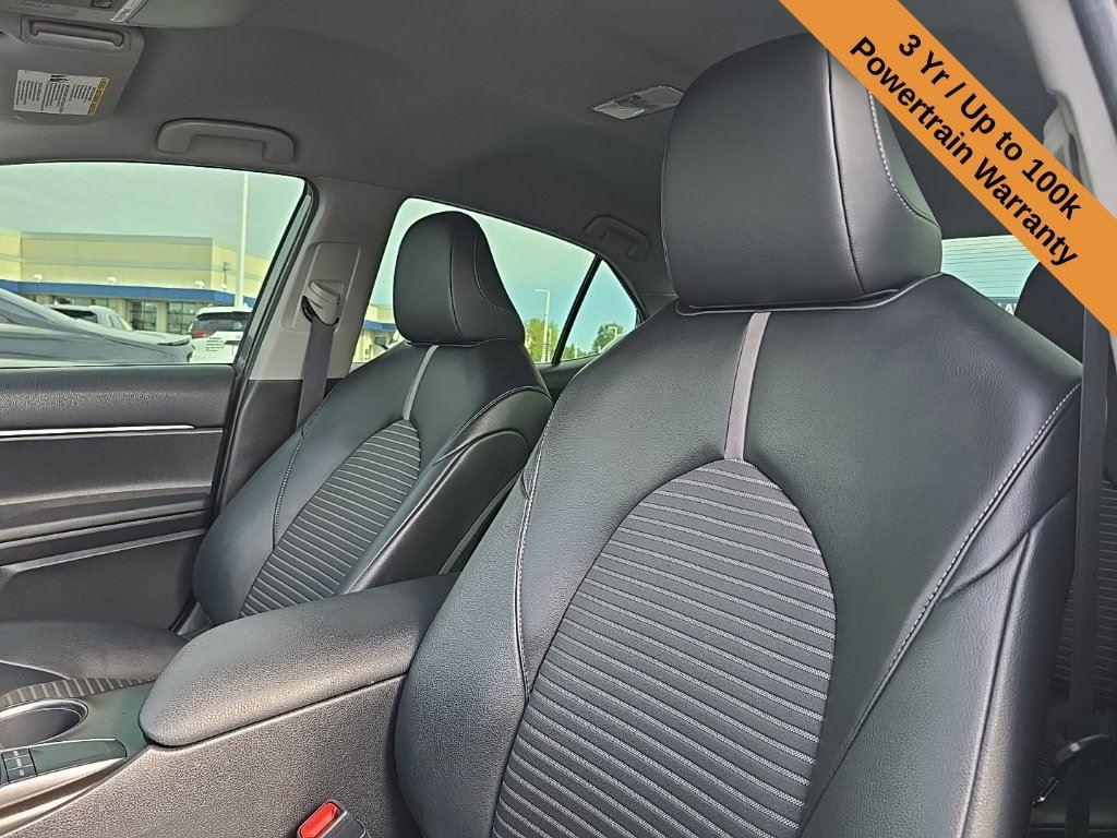 2022 Toyota Camry SE photo 9