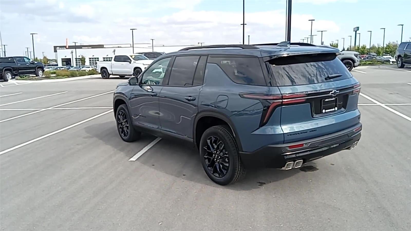 2026 Chevrolet Traverse photo 3