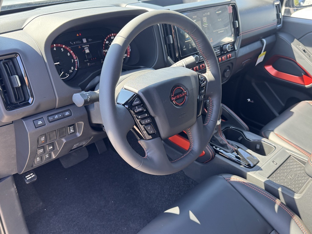 2025 Nissan Frontier PRO-4X photo 14