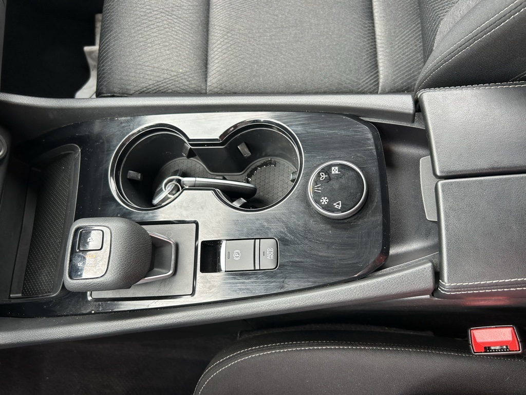 2024 Nissan Rogue SV photo 16