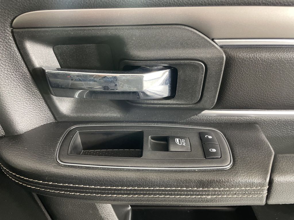 2023 Ram 1500 Classic Warlock photo 12