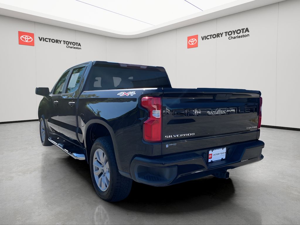 2021 Chevrolet Silverado 1500 Custom photo 2