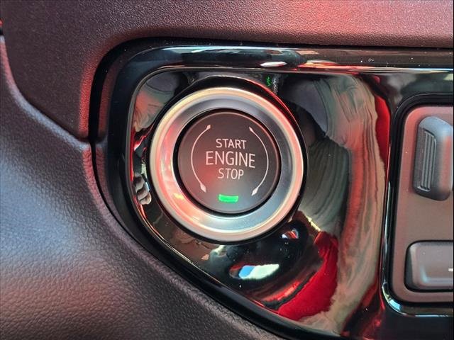 2025 Chevrolet Silverado 1500 LT photo 14