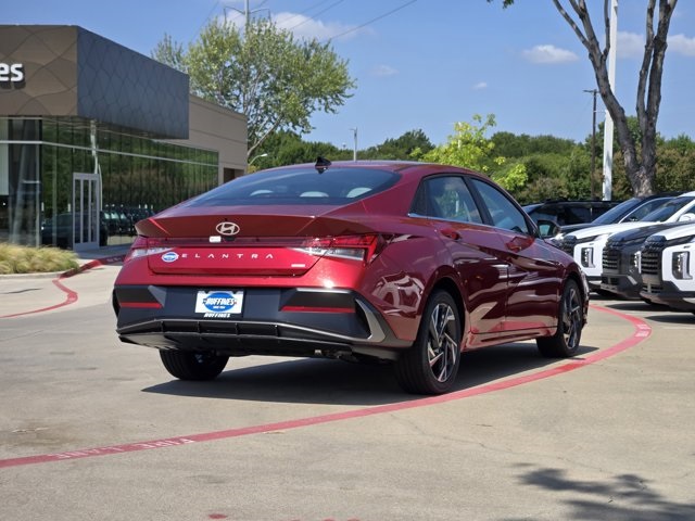 2025 Hyundai Elantra Hybrid Limited photo 3