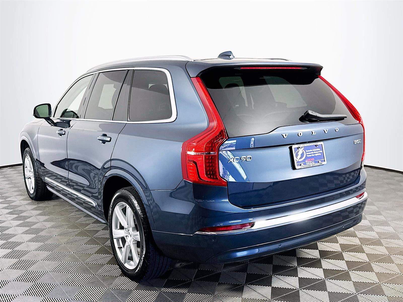 2024 Volvo XC90 B5 Core photo 4