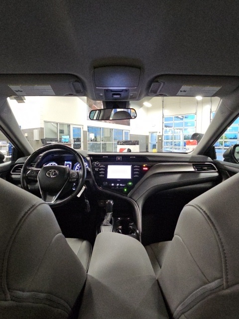 2020 Toyota Camry SE photo 27
