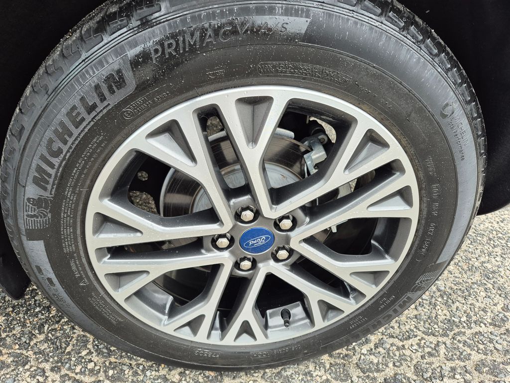 2020 Ford Escape SEL photo 8