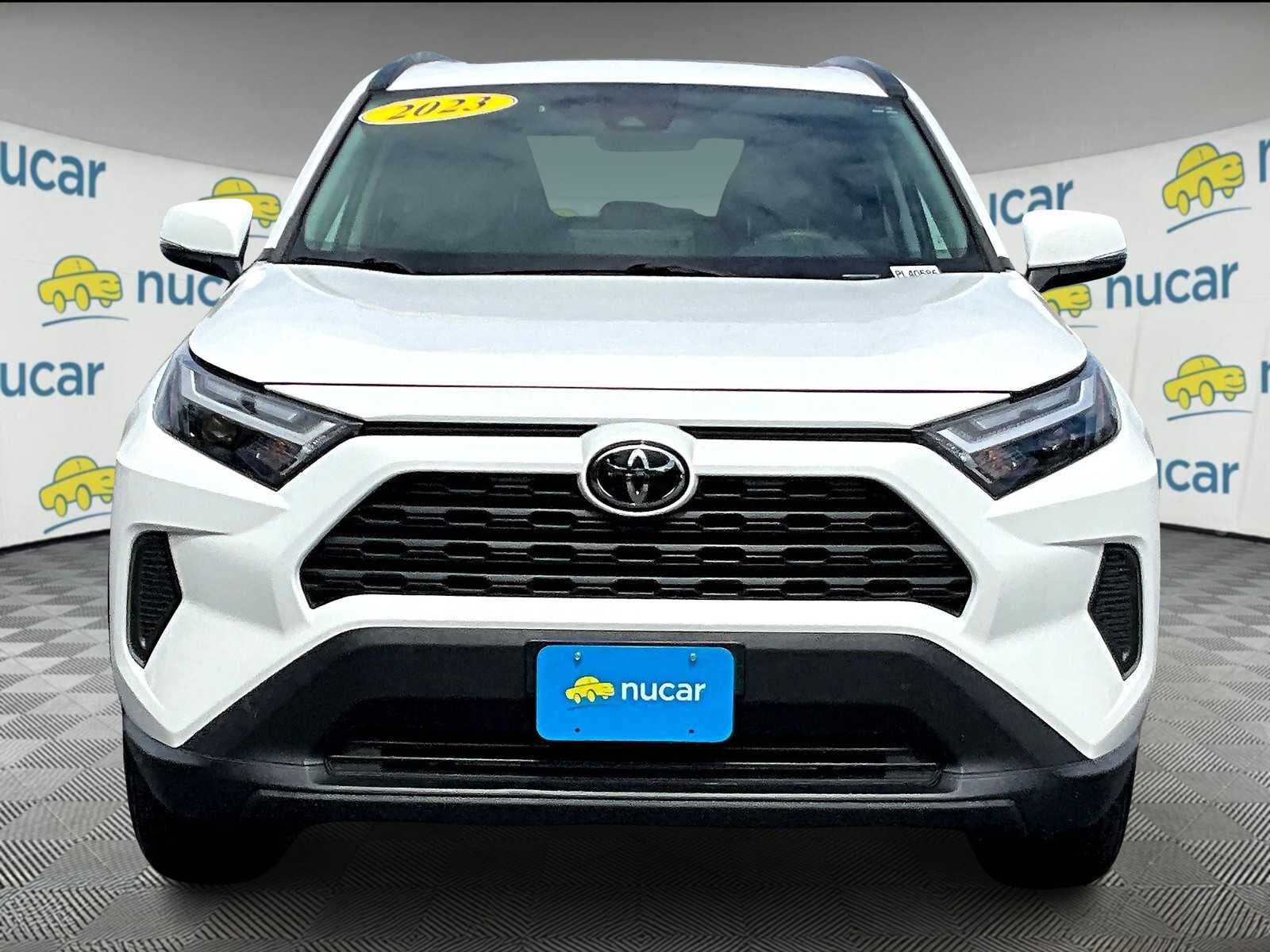 2023 Toyota RAV4 XLE photo 2