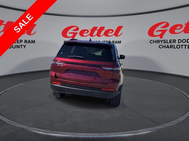2025 Jeep Grand Cherokee Altitude photo 6