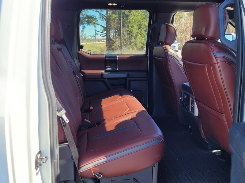 2022 Ford F-350 Platinum photo 13