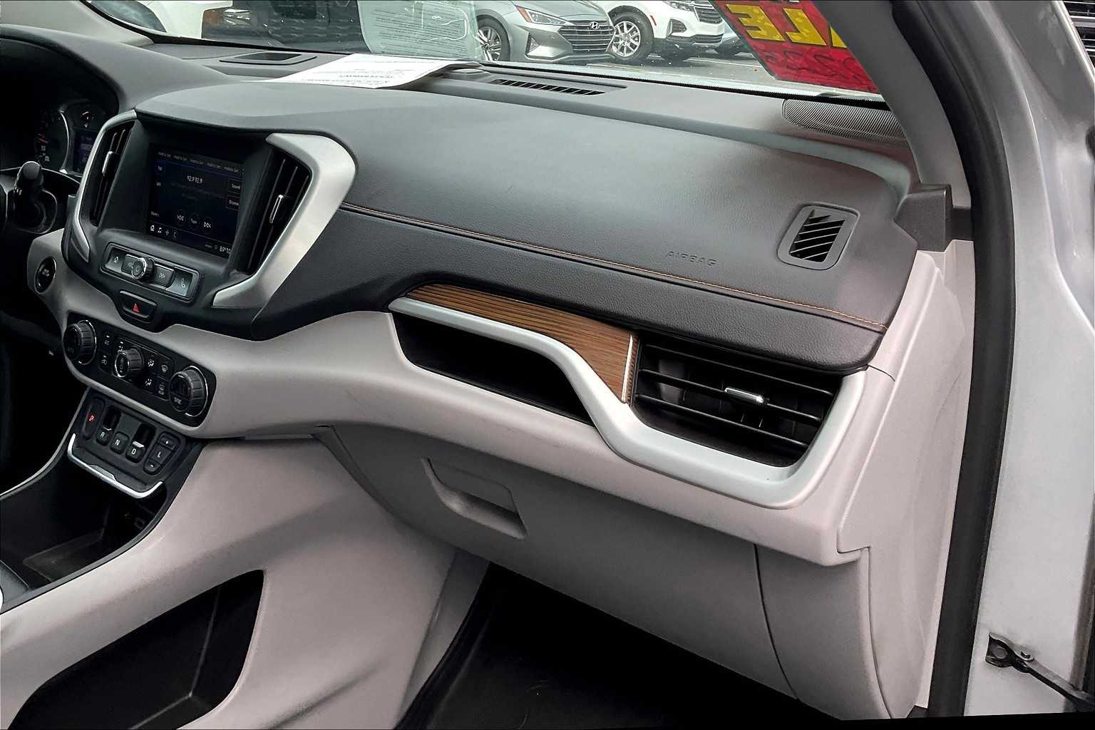 2020 Gmc Terrain SLE photo 12