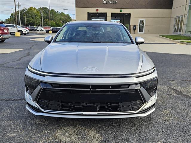 2025 Hyundai Sonata Hybrid SEL photo 2