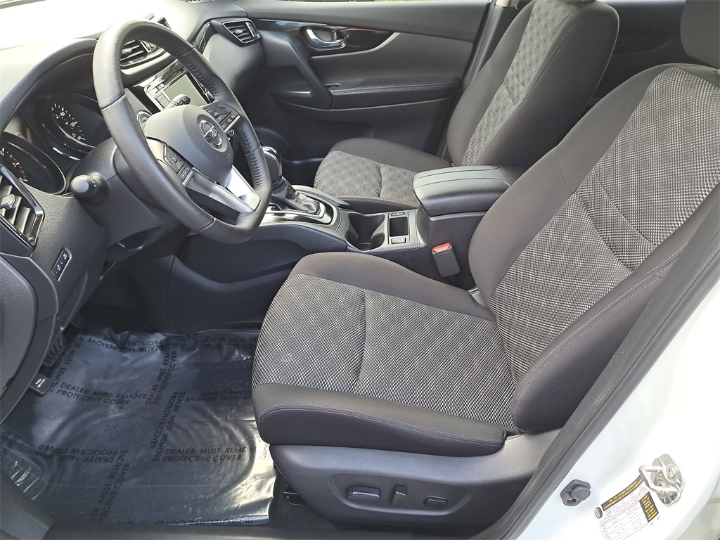 2021 Nissan Rogue Sport SV photo 17