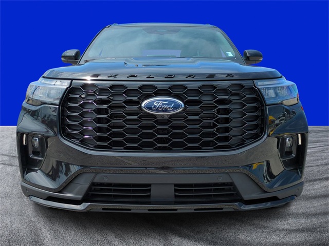 2025 Ford Explorer ST-Line photo 8