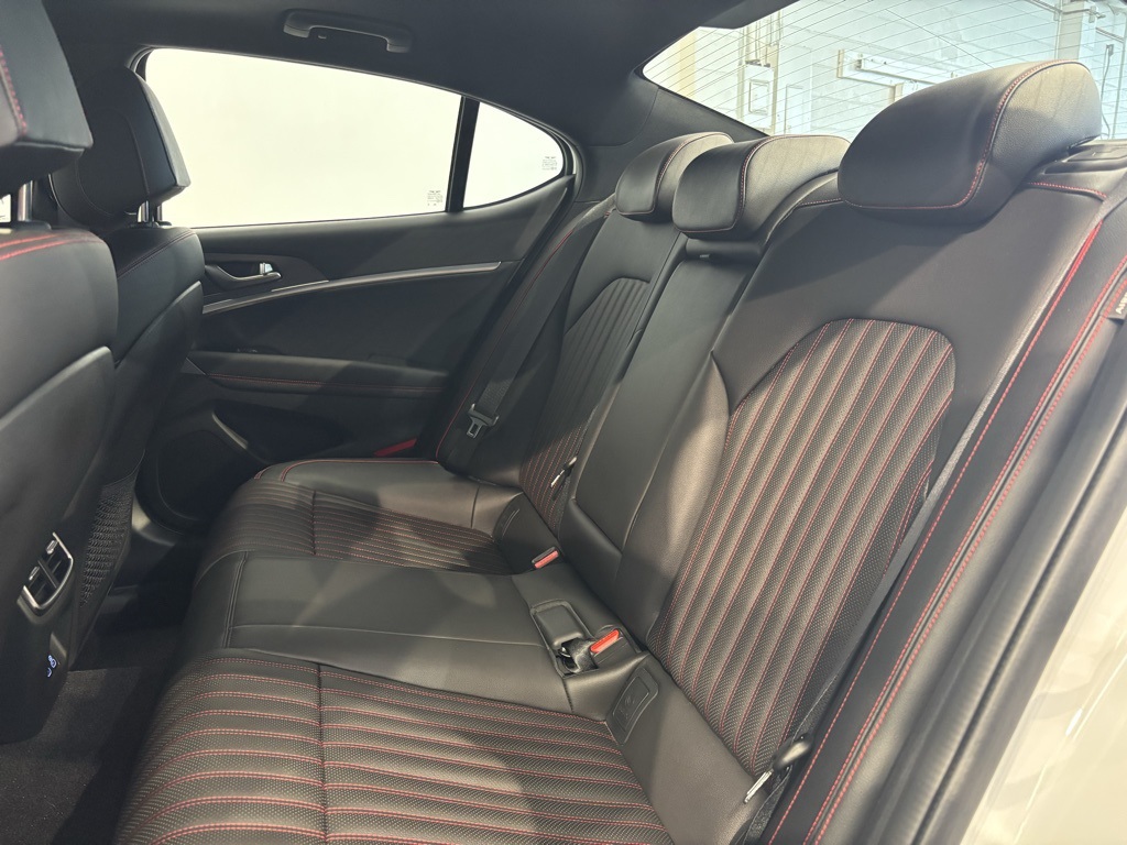 2025 Genesis G70 Sport Prestige photo 9