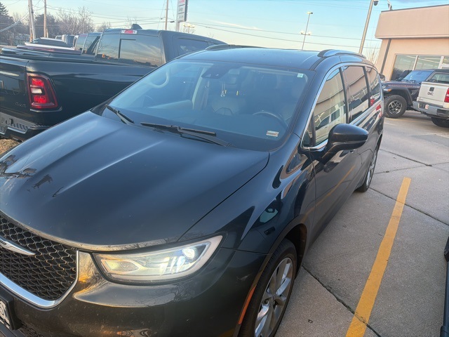 2021 Chrysler Pacifica Touring L's photo