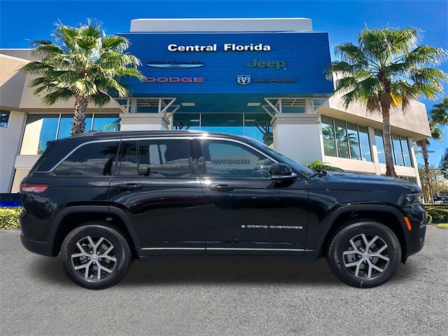 2025 Jeep Grand Cherokee Limited photo 2