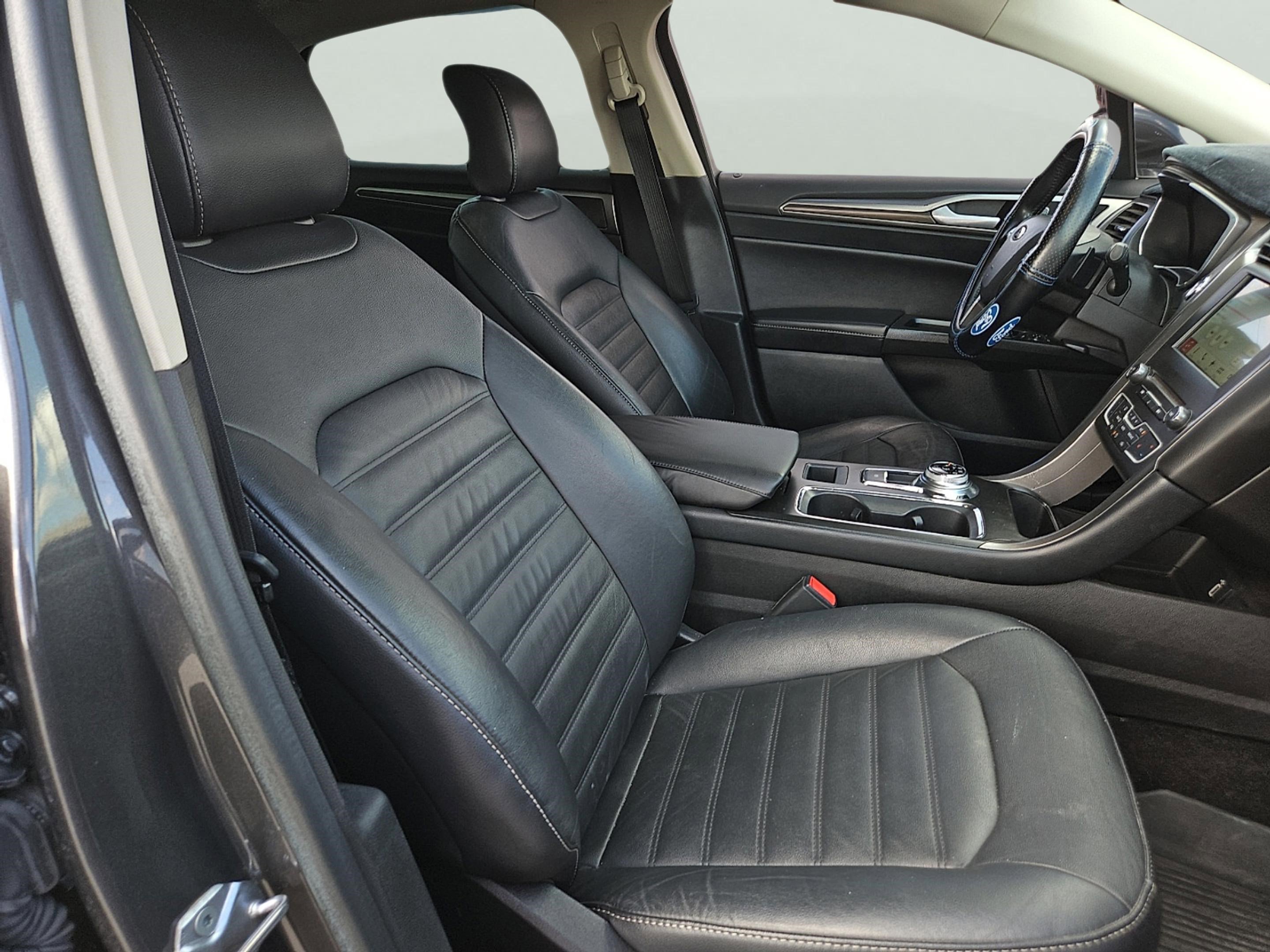 2017 Ford Fusion SE photo 20