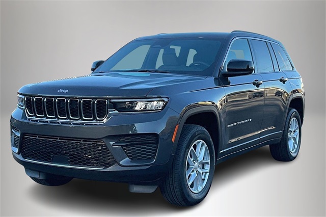 2025 Jeep Grand Cherokee Laredo X photo 2