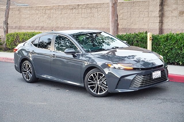 Used 2025 Gray Toyota XLE image 2