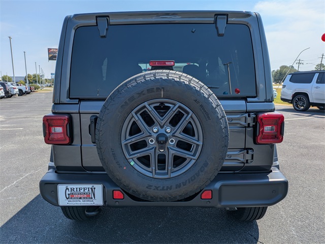 2025 Jeep Wrangler Sport S photo 4