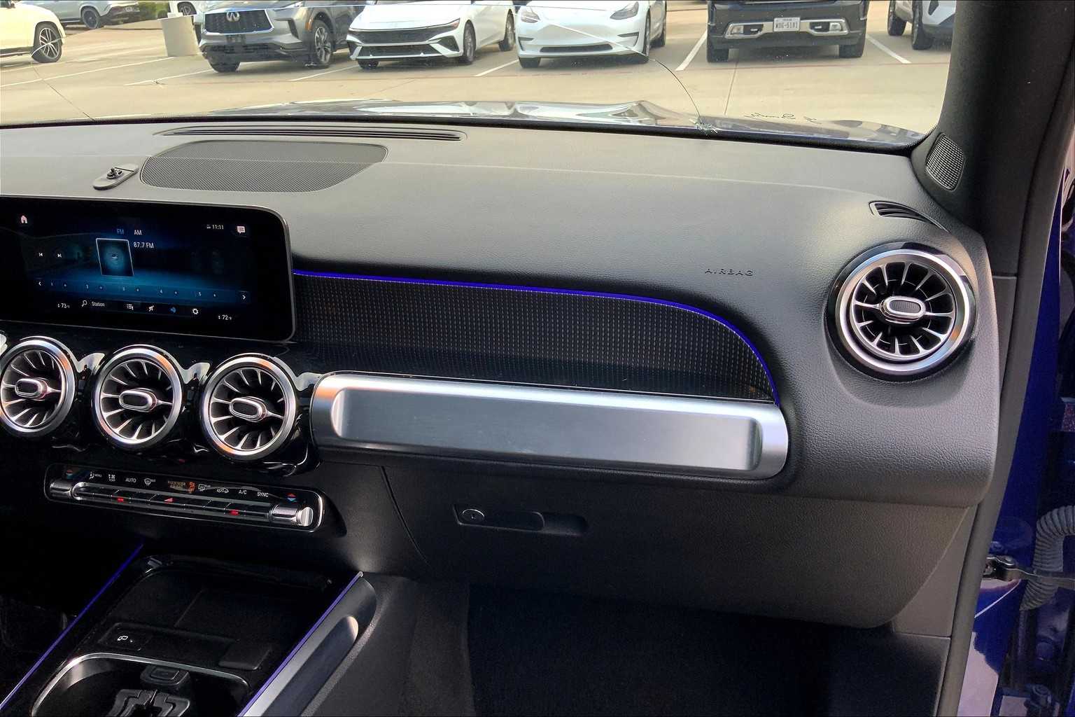 2021 Mercedes Benz GLB 250 photo 15