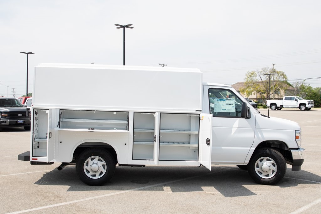 2026 Ford E-350 Base photo 10