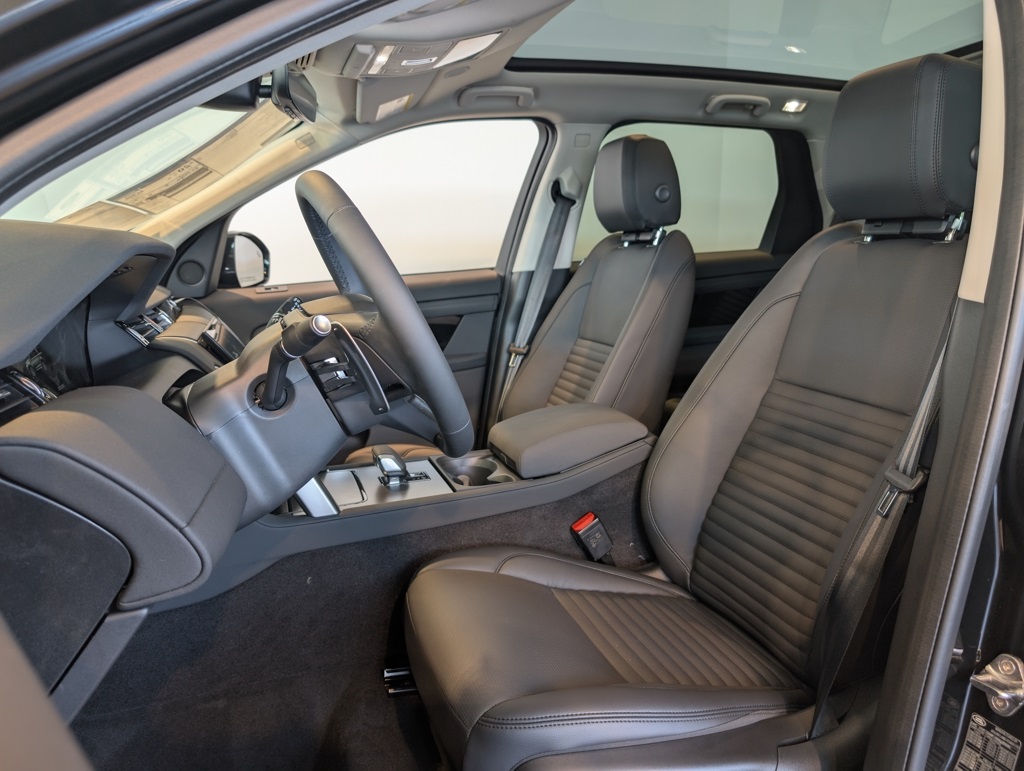 2025 Land Rover Discovery Sport S photo 10