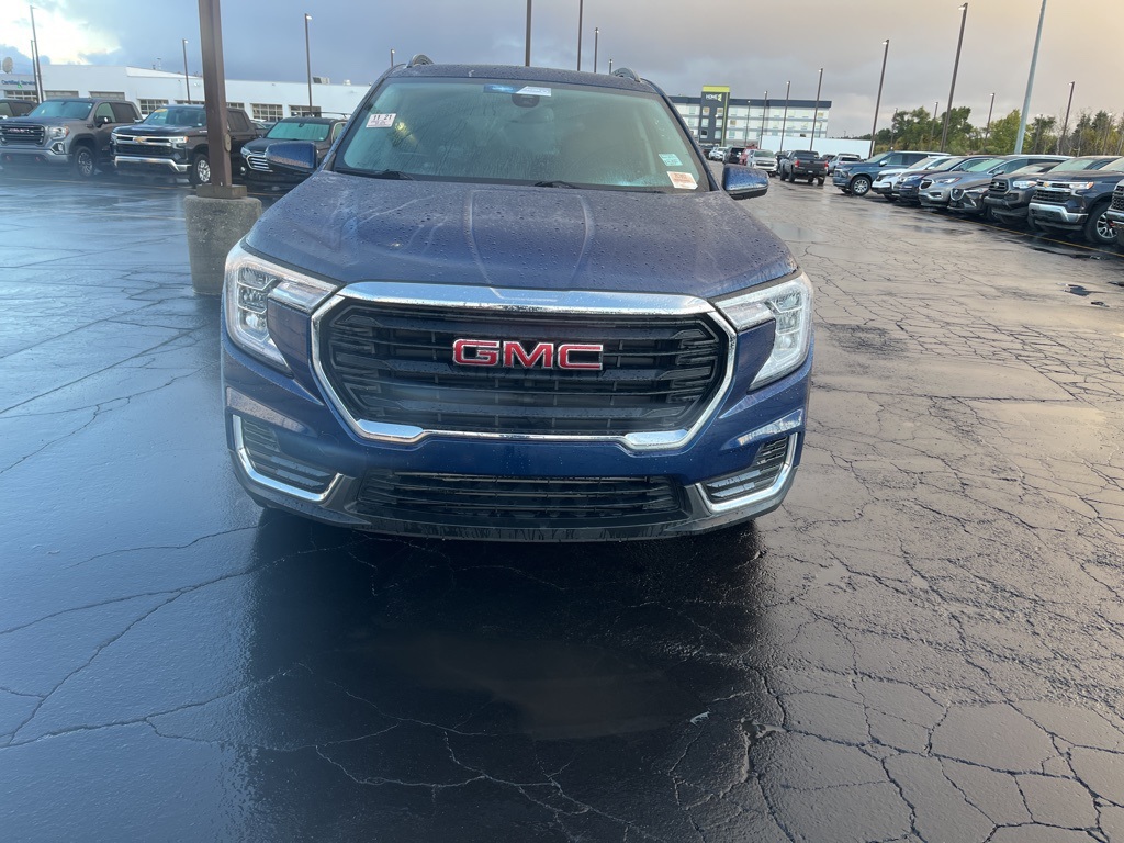 2022 Gmc Terrain SLE photo 2