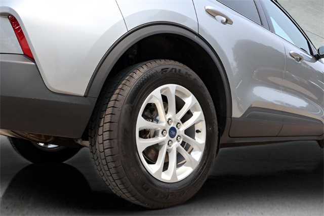 2022 Ford Escape SE photo 2