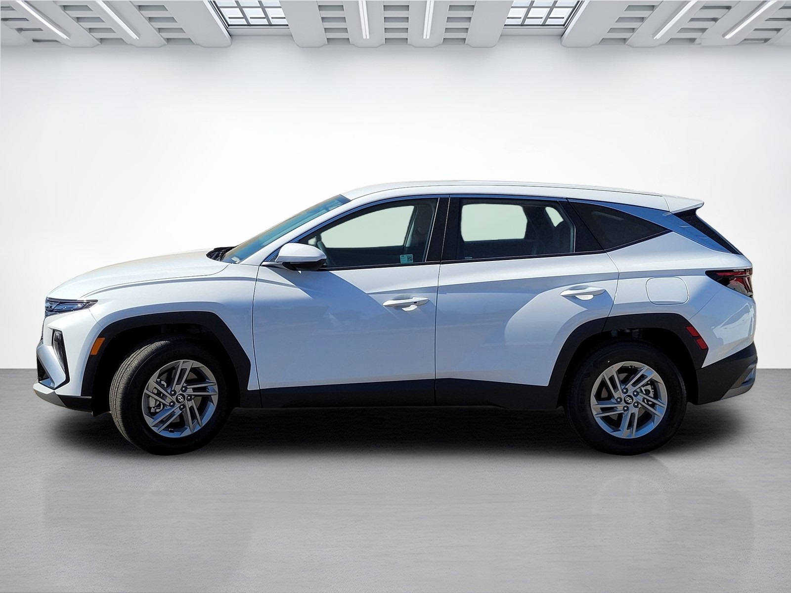 2025 Hyundai Tucson SE photo 6
