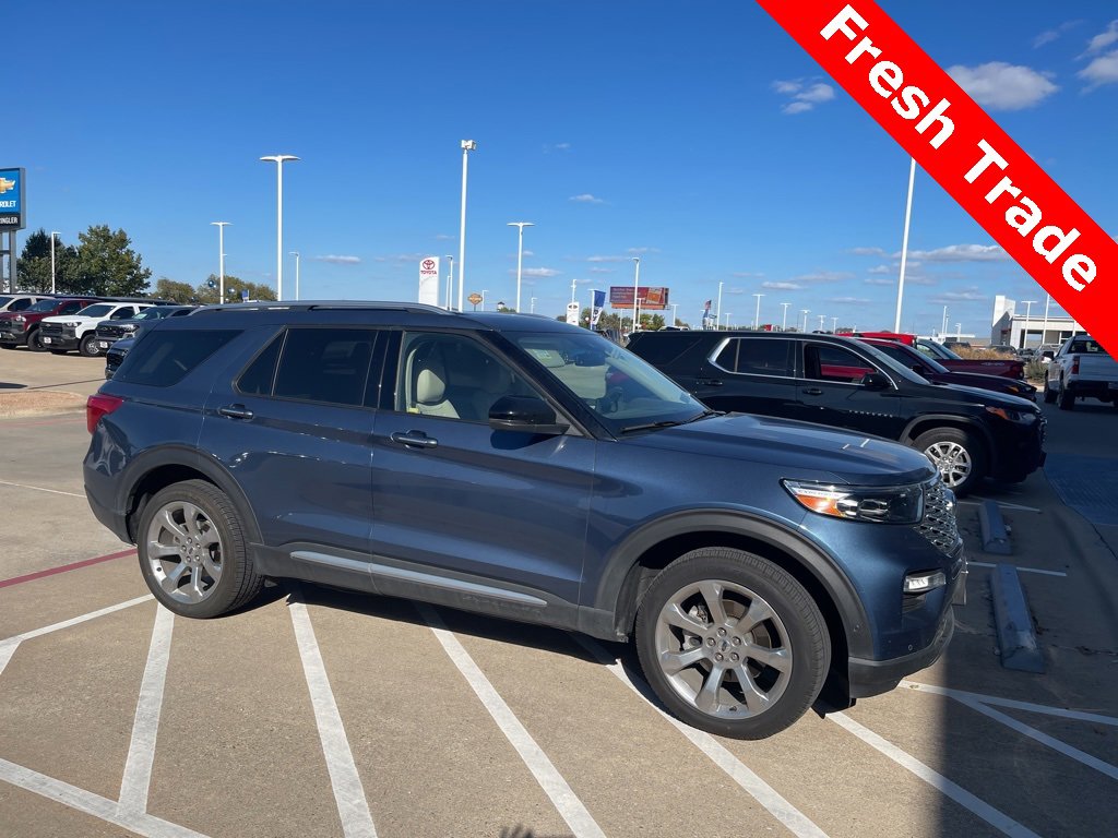 2020 Ford Explorer Platinum's photo