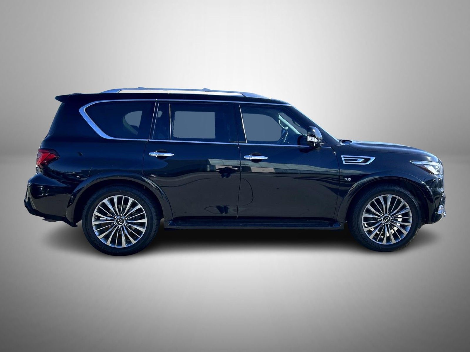 2018 Infiniti QX80 Base photo 2