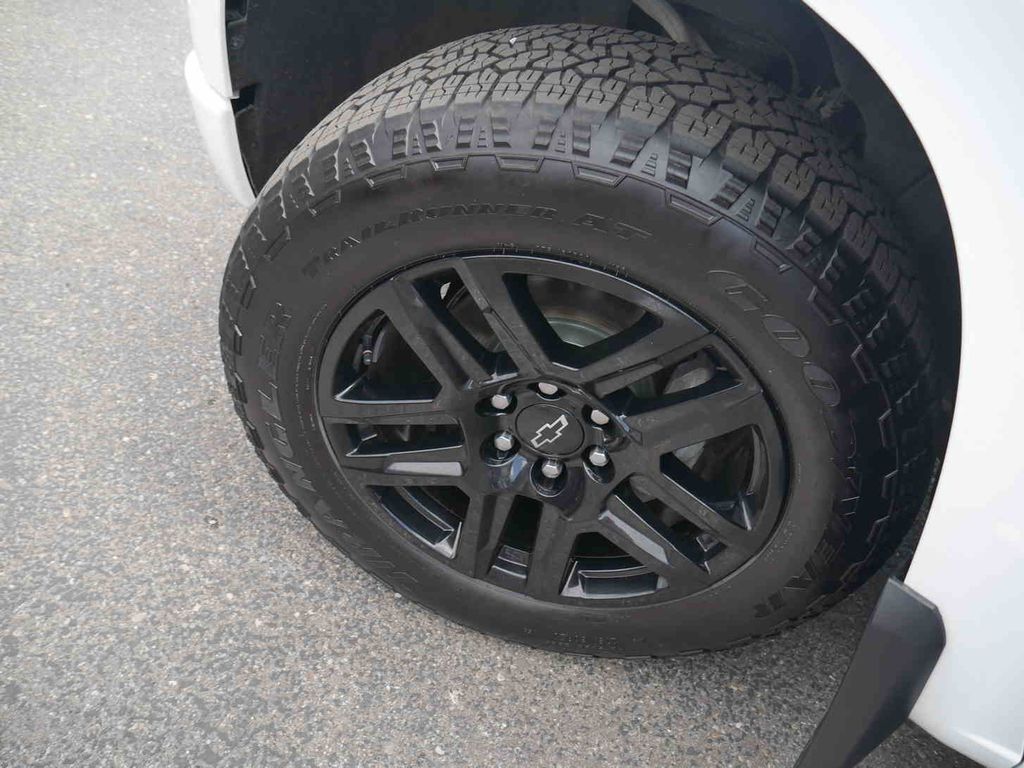 2023 Chevrolet Silverado 1500 RST photo 11