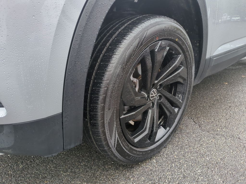 2022 Volkswagen Atlas V6 SE Technology photo 2