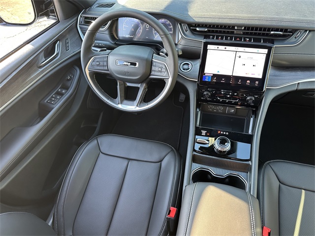 2025 Jeep Grand Cherokee Limited photo 18