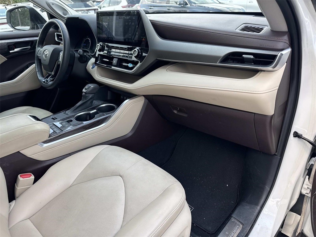 2021 Toyota Highlander Hybrid Limited photo 11