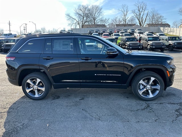 2025 Jeep Grand Cherokee Limited photo 4