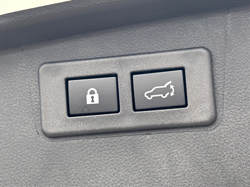 2025 Subaru Outback Touring XT photo 15