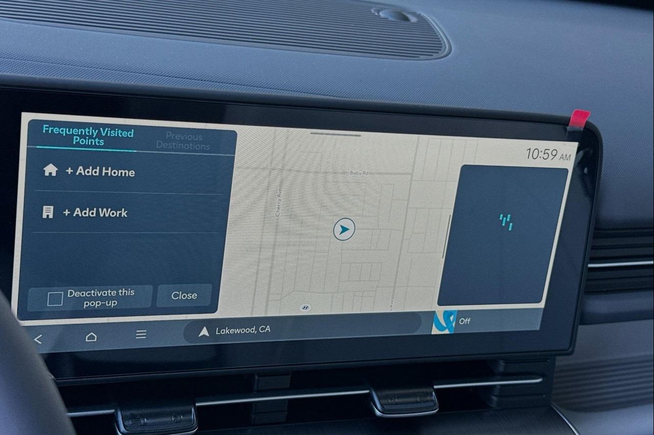 2025 Hyundai Kona SEL photo 17