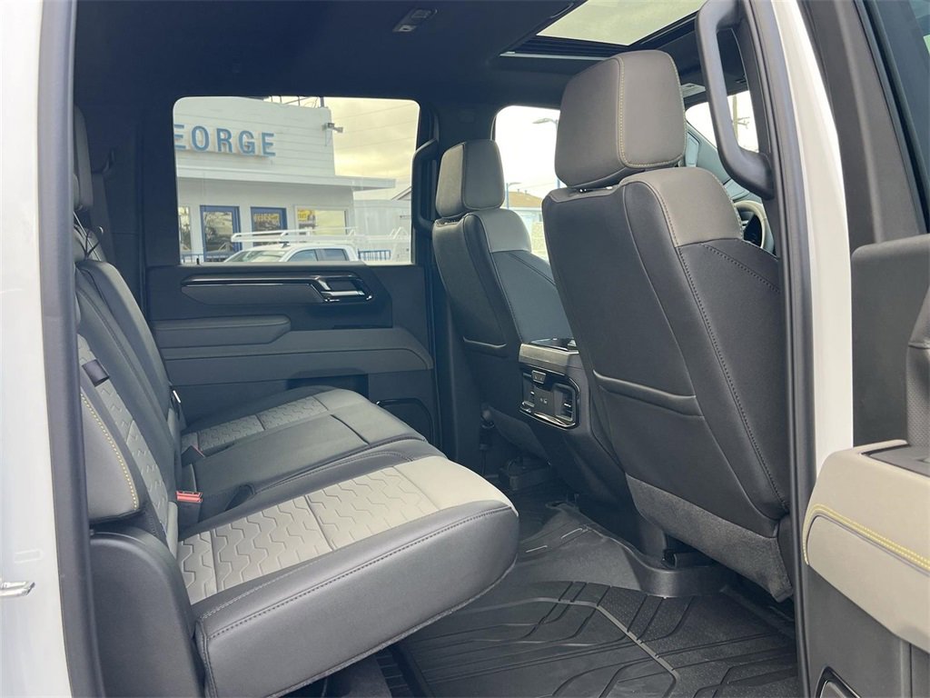 2025 Chevrolet Silverado 2500HD photo 32