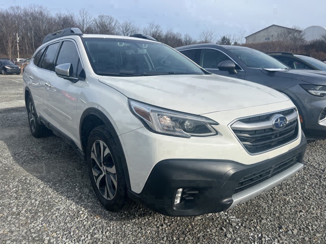 2022 Subaru Outback Touring's photo