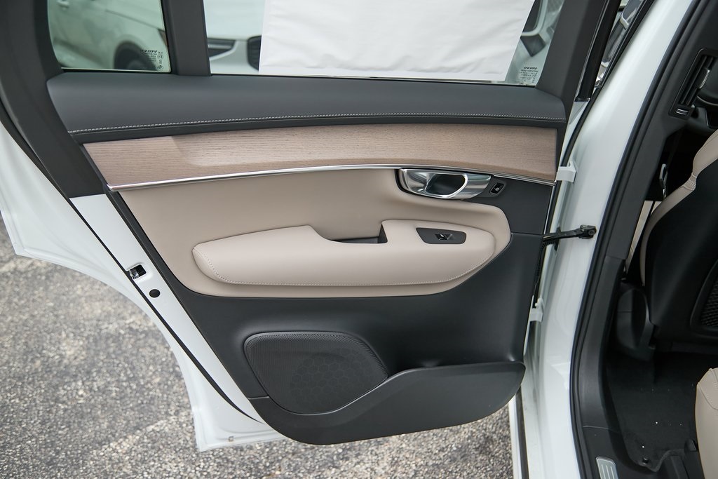 2026 VOLVO XC90 - Image 18