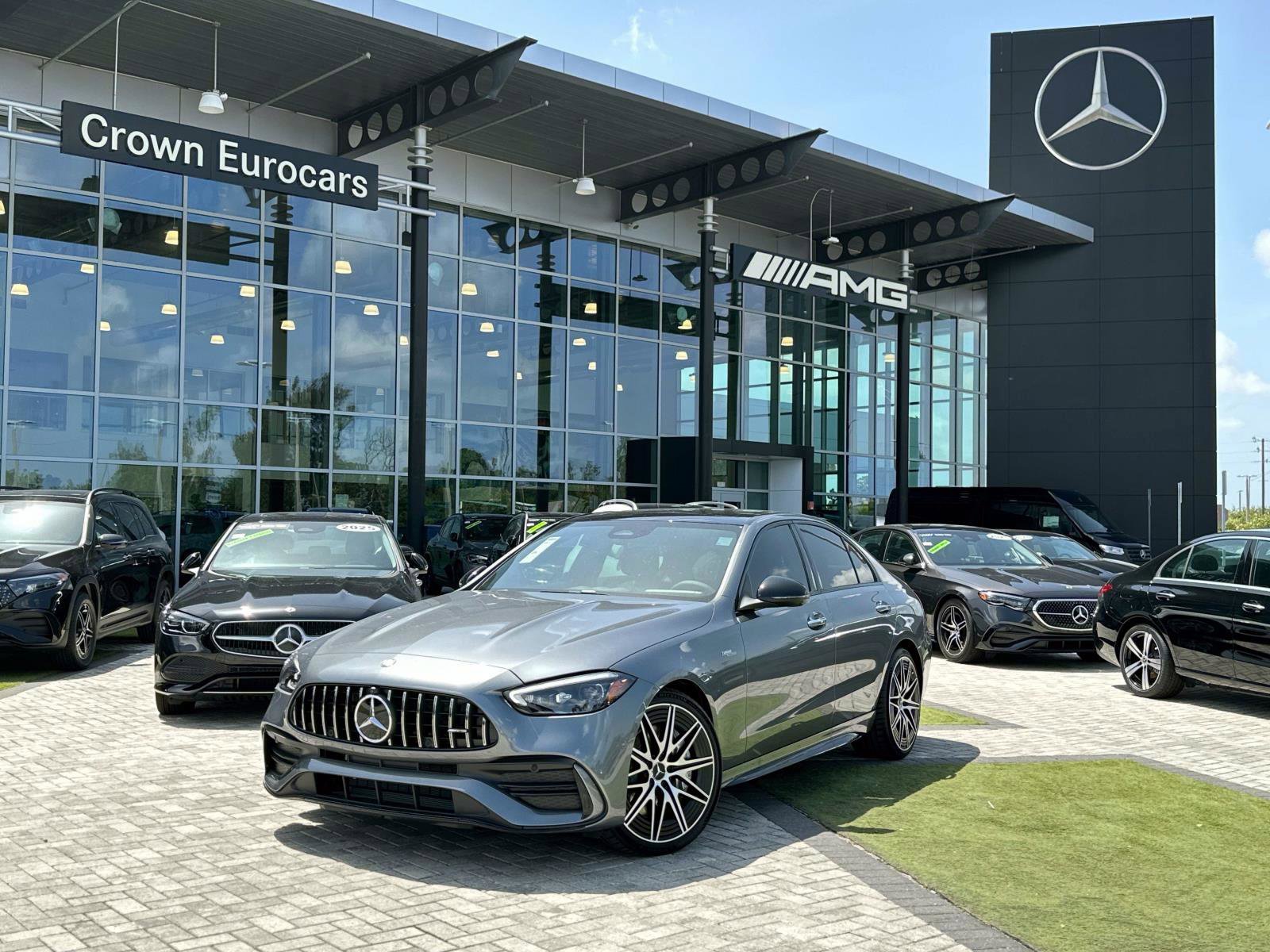 2025 Mercedes-Benz C-Class Sedan AMG C43's photo